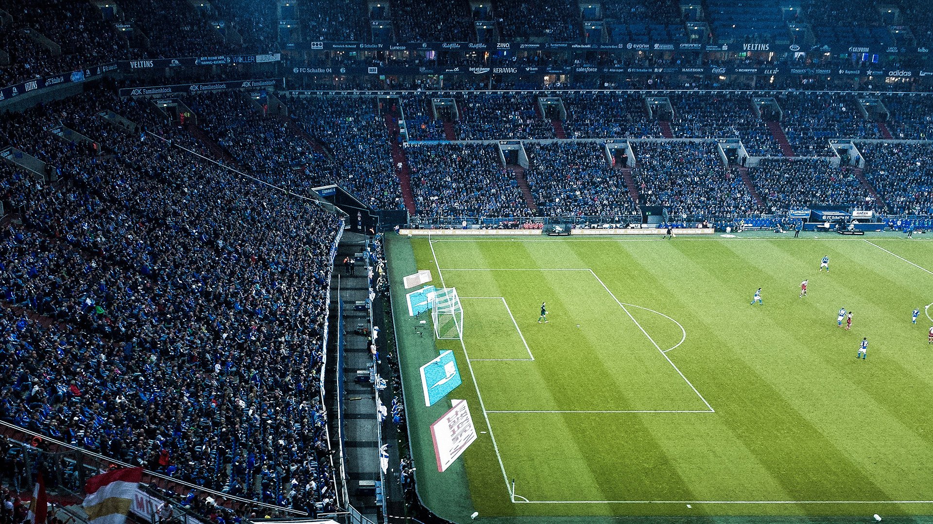 英超争冠之夜，本泽马连续得分拉开差距，改写的不只是积分榜