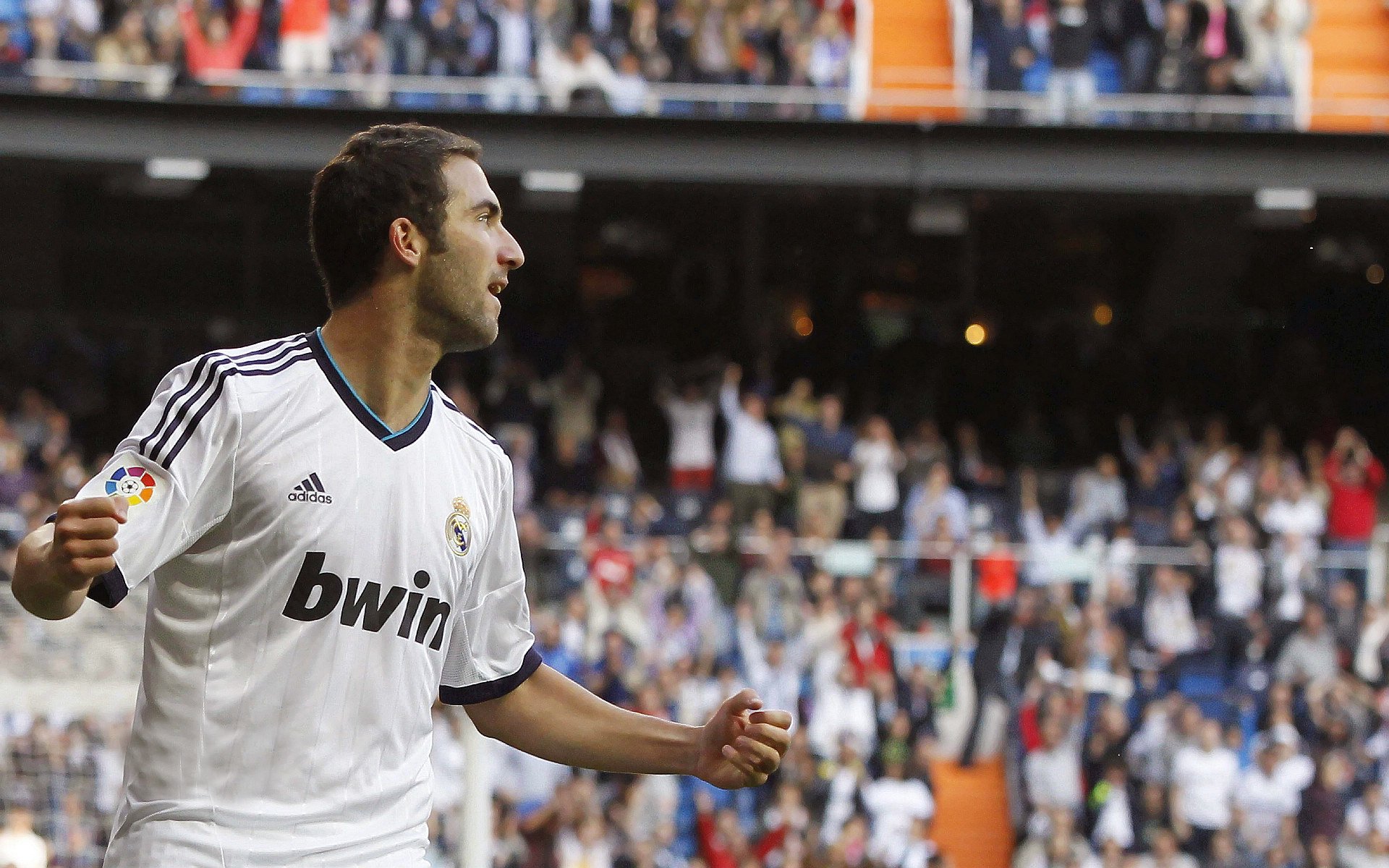 安哥拉力克韩国，本泽马关键战不手软，非洲雄狮撕碎太极虎