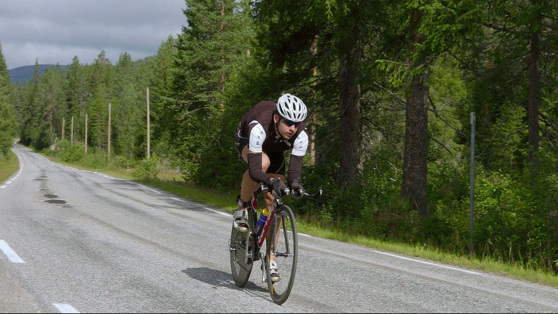凯恩终成关键先生！巴西巅峰对决力克摩纳哥，战术博弈下的胜负手